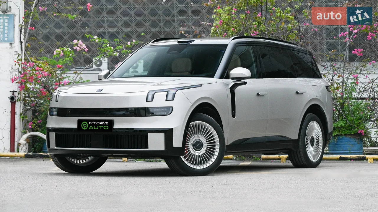 Lynk&Co 900