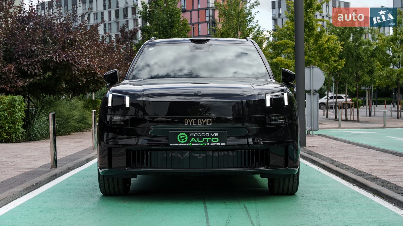 Lynk&Co 900