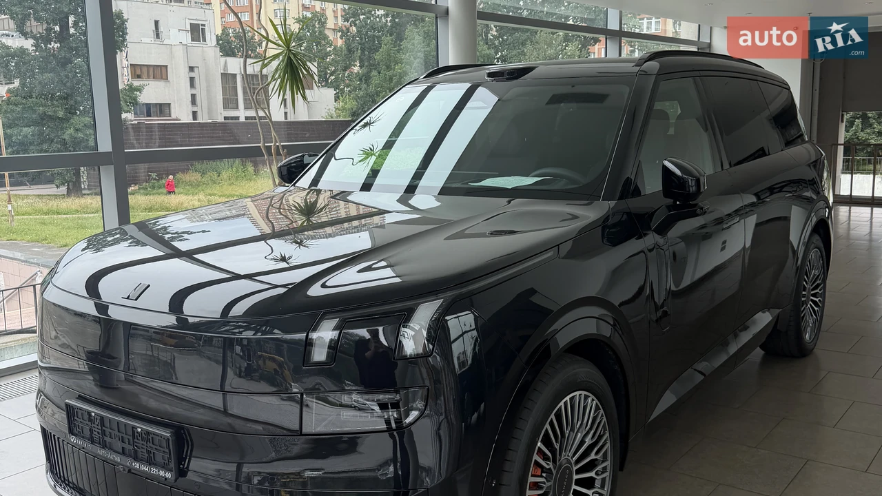 Lynk&Co 900
