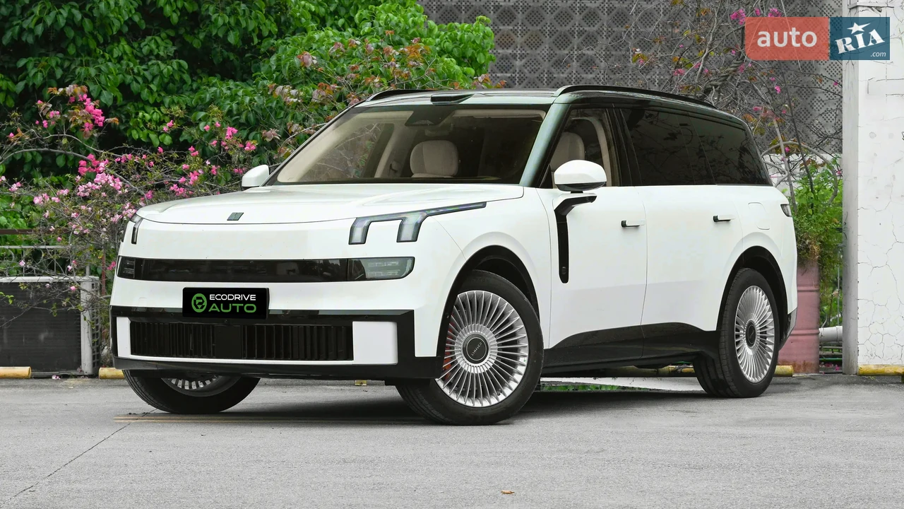 Lynk&Co 900