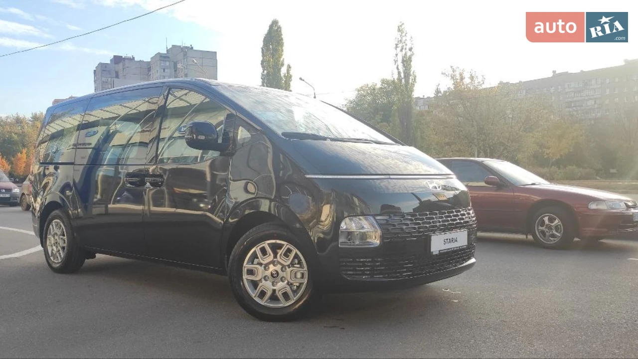 Hyundai Staria