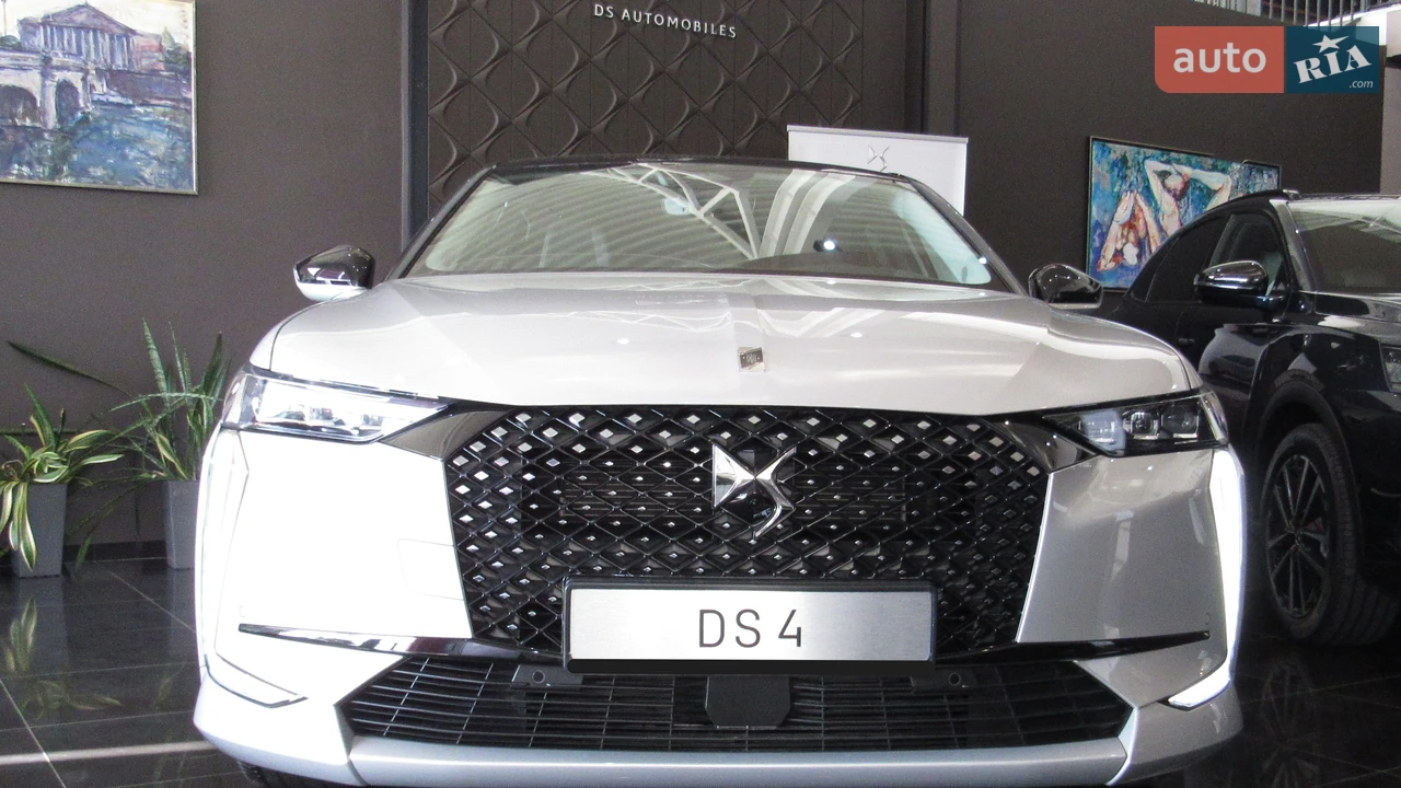 DS 4