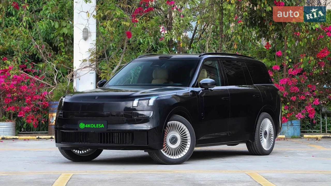 Lynk&Co 900