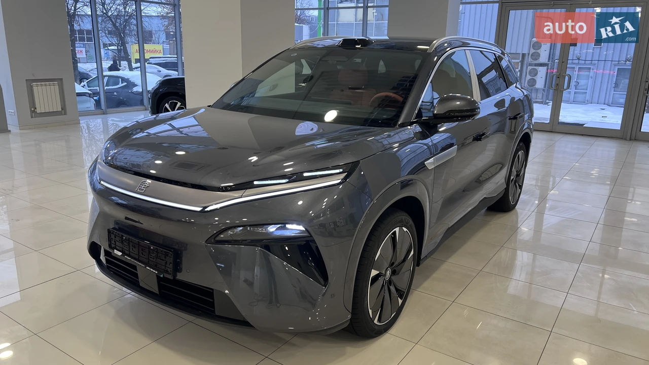 BYD Tang L