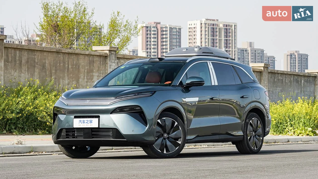BYD Tang L