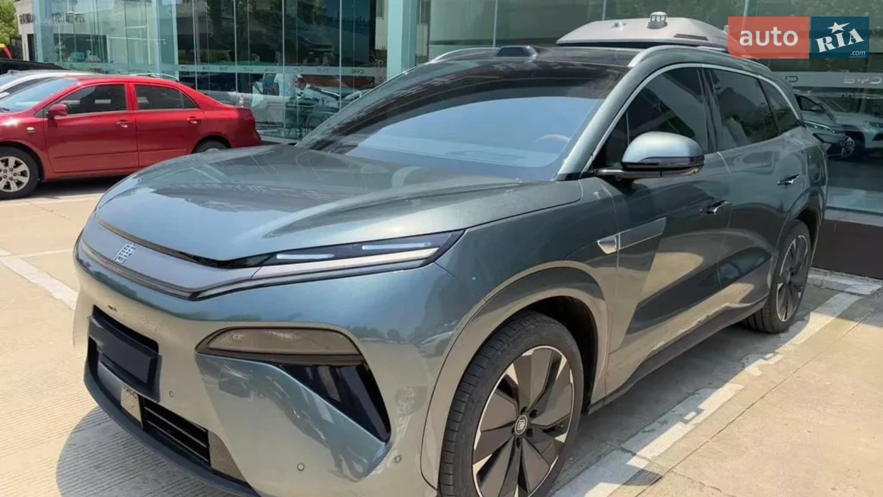 BYD Tang L