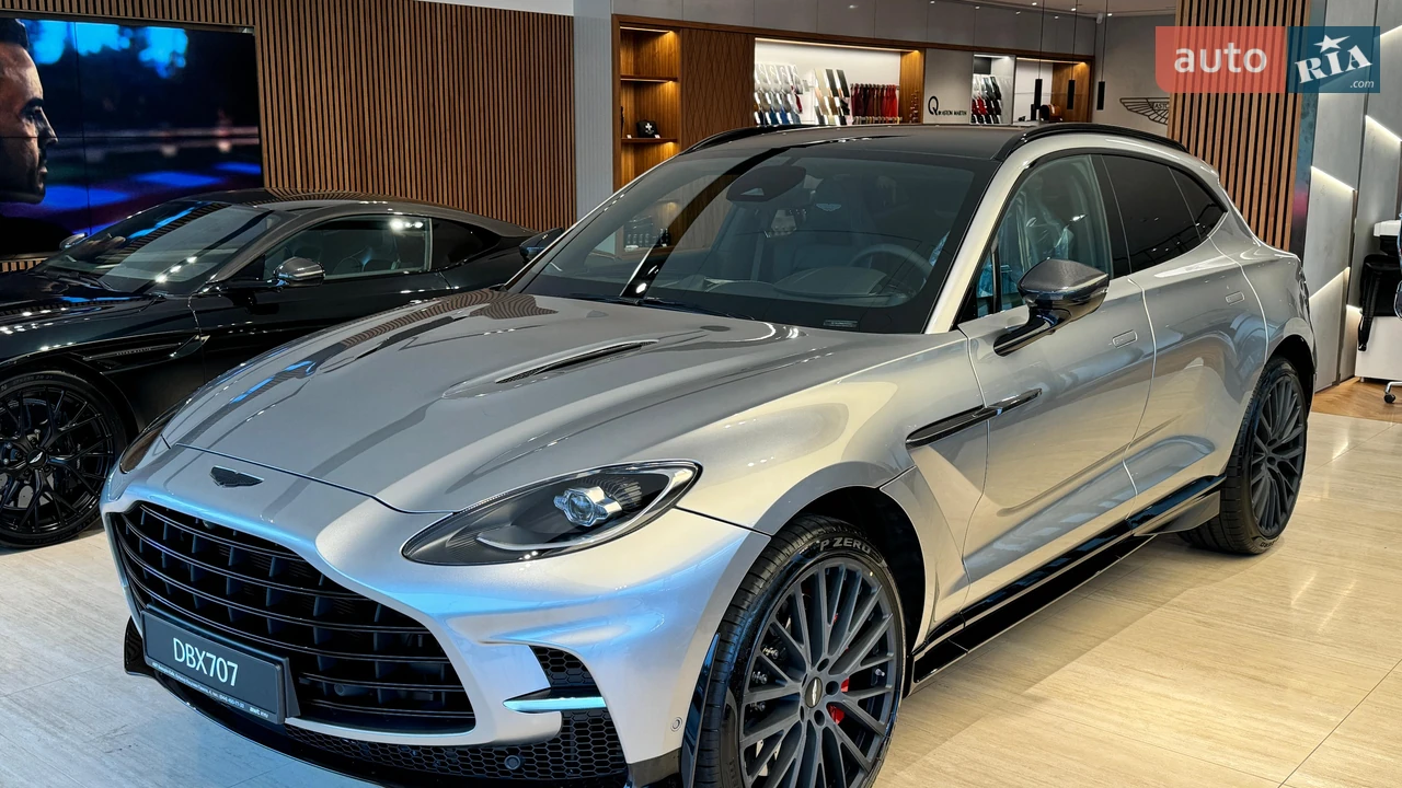 Aston Martin DBX 707