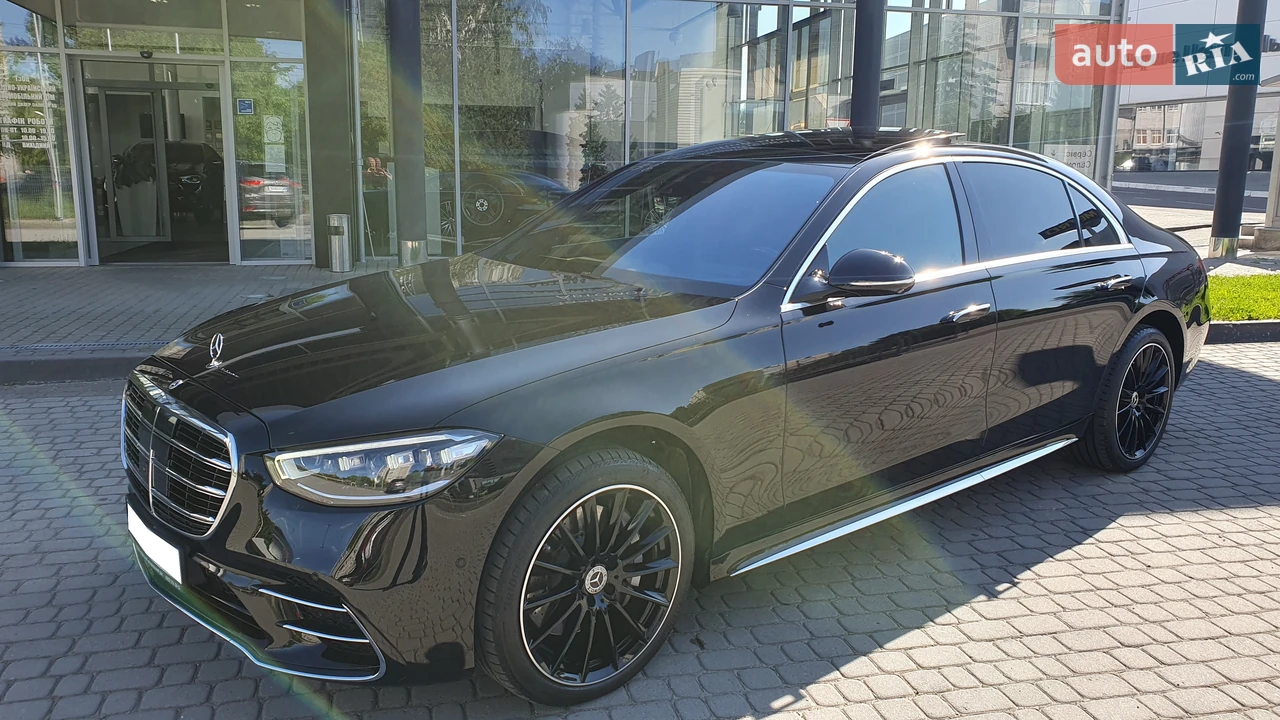 Mercedes-Benz S-Class