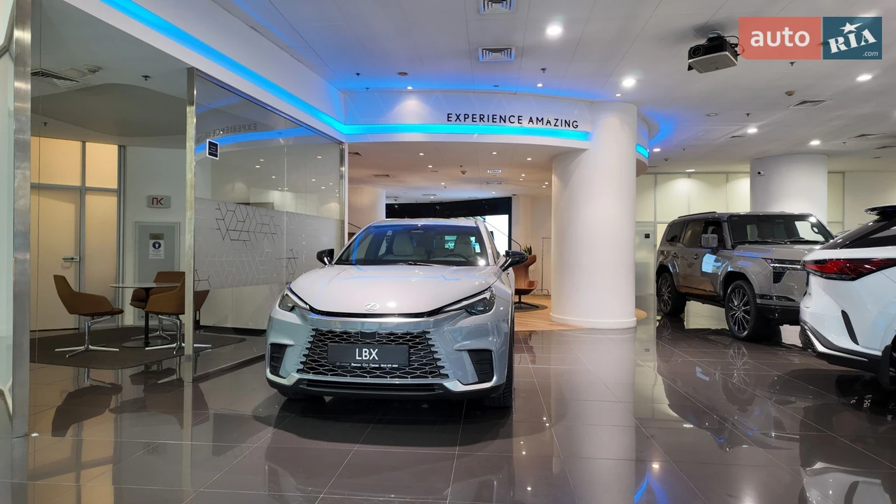 Lexus LBX