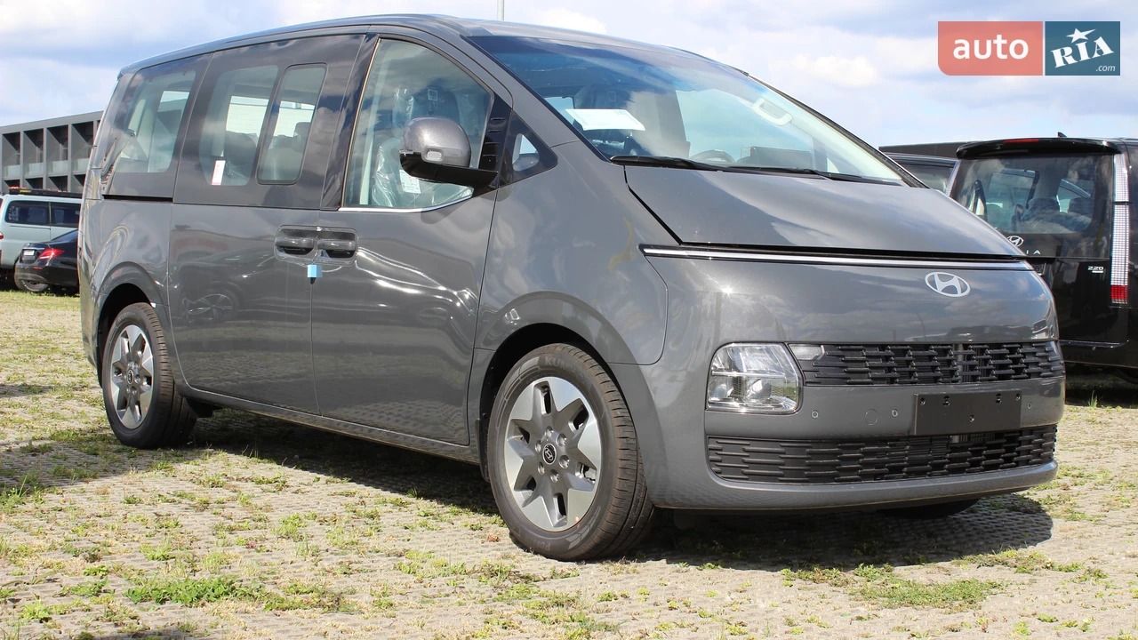 Hyundai Staria
