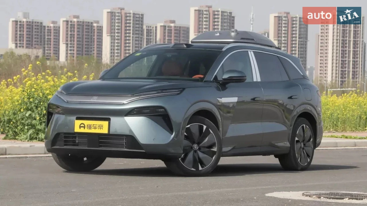 BYD Tang L