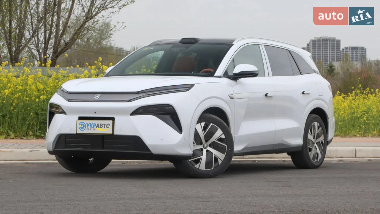 BYD Tang L