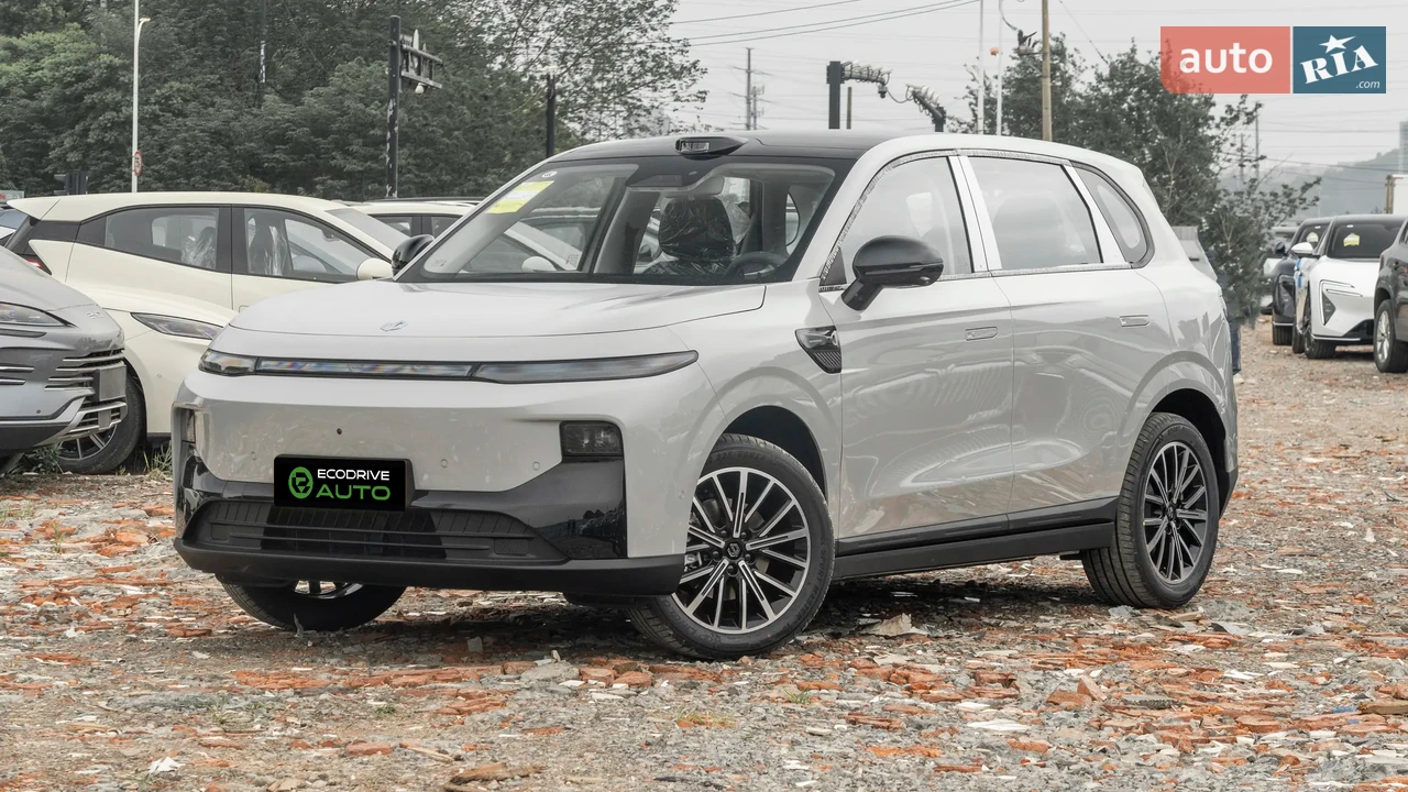 Leapmotor B10