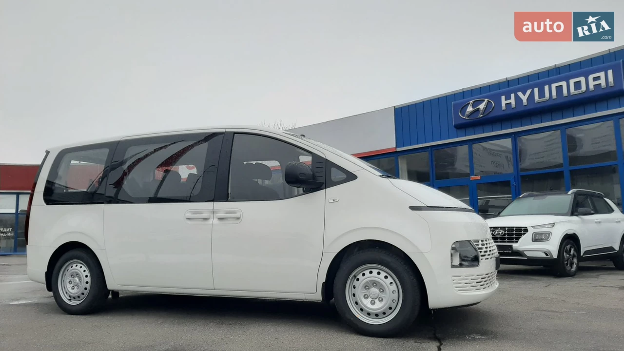 Hyundai Staria
