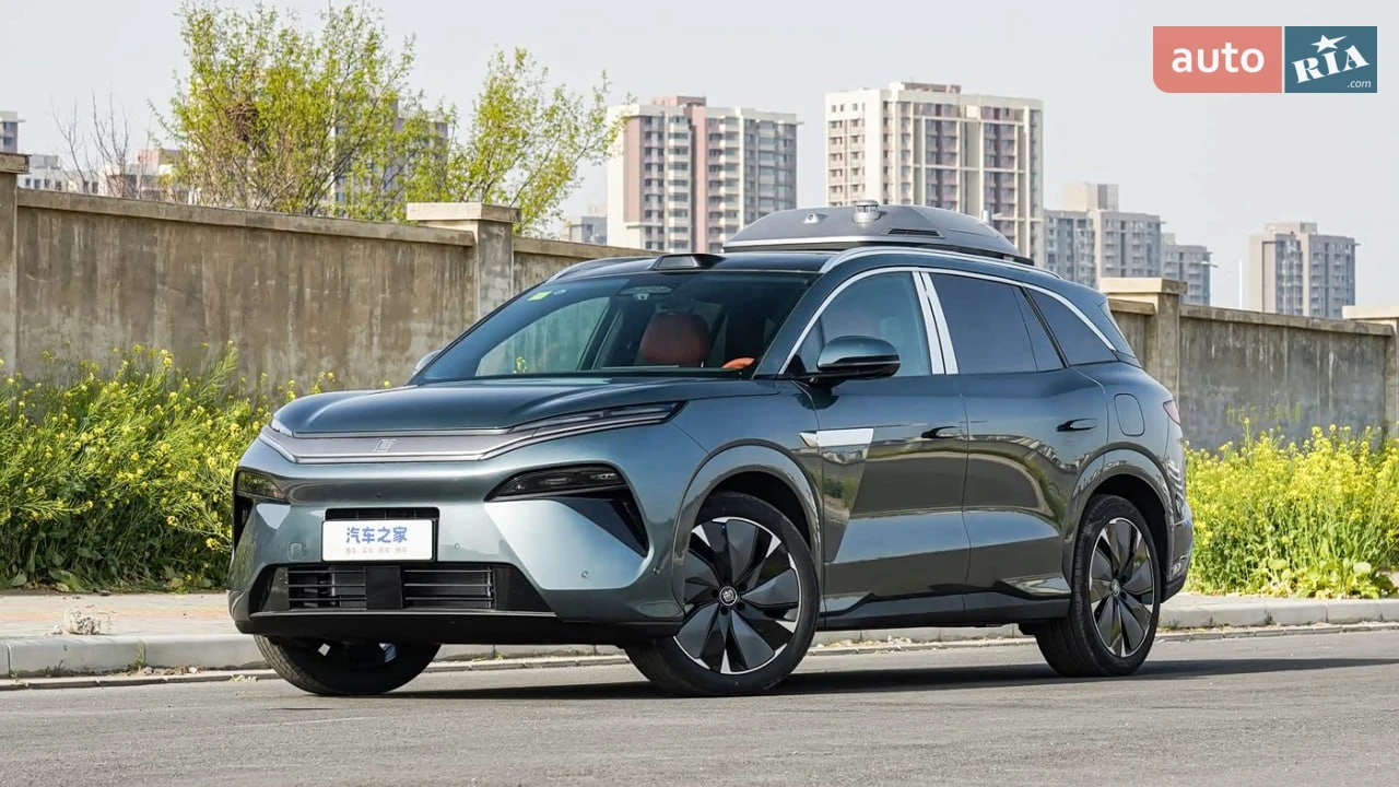 BYD Tang L