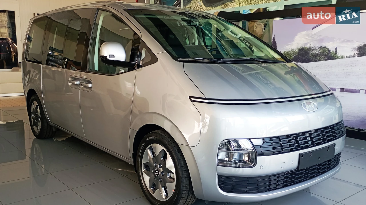 Hyundai Staria