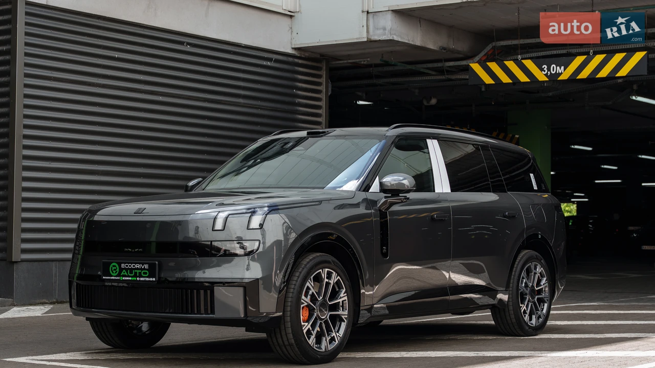 Lynk&Co 900