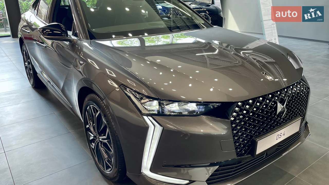 DS 4