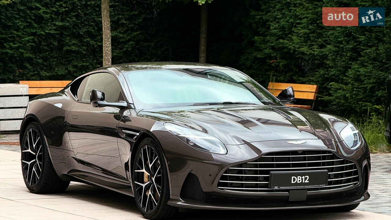 Aston Martin DB12