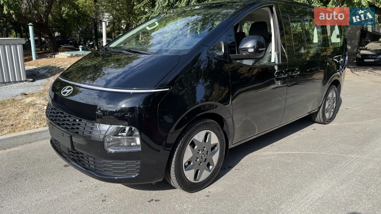 Hyundai Staria