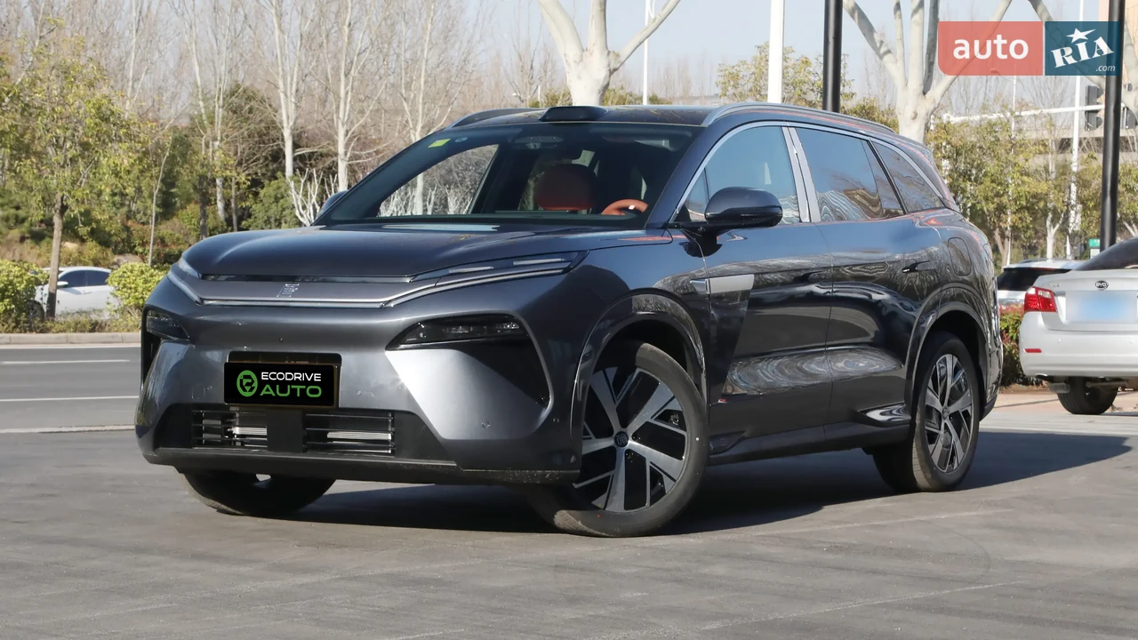 BYD Tang L